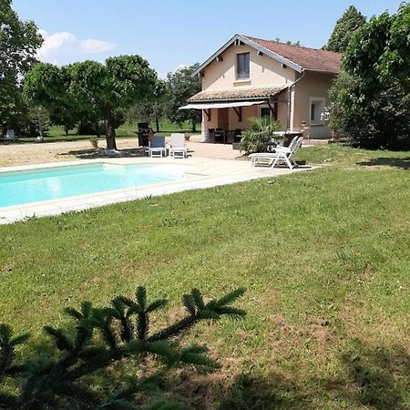 Gîte à la campagne avec piscine Biziat Exterior foto