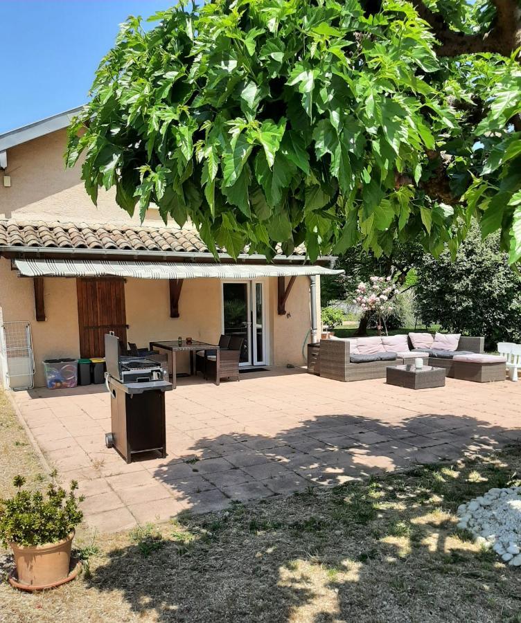 Gîte à la campagne avec piscine Biziat Exterior foto