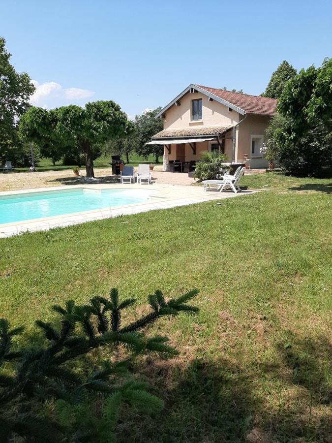 Gîte à la campagne avec piscine Biziat Exterior foto